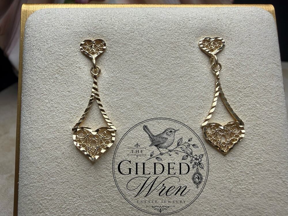 Vintage 14K Gold Filigree Heart Dangle Earrings Diamond Cut Romantic 1.2”